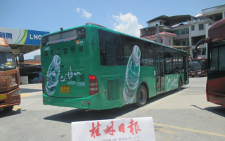桂林公交车身广告效果图